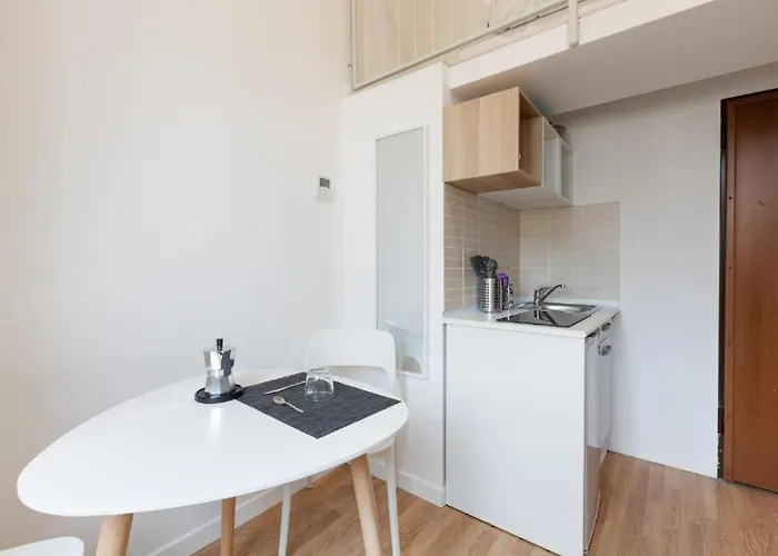 Guesthost - Apts Milano-corso Magenta * Milão