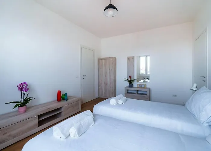 Apartment Comfort Style *