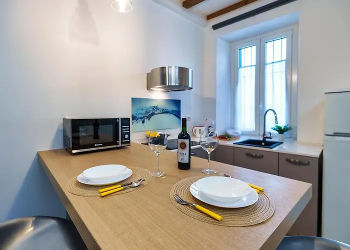 Ambrogio's Nest - Modern Close To Cadorna Station 아파트 *