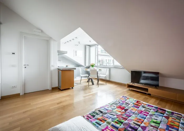 The Orange Attic - Navigli Area Apartamento