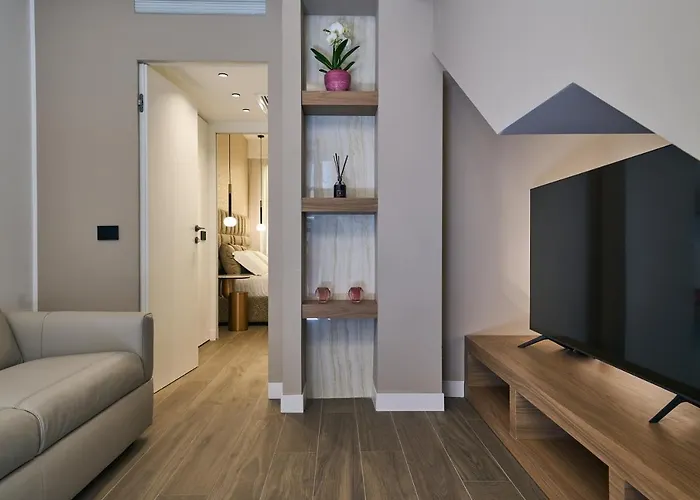 Luxury & Central
