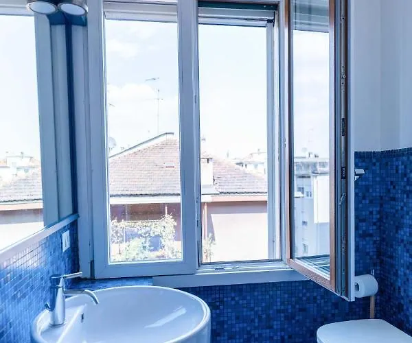 Flat 5 Min From Duomo With Park For Small Cars * 밀라노