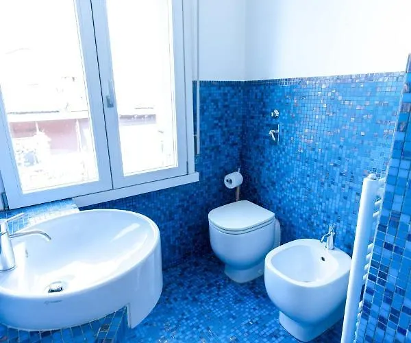 아파트 Flat 5 Min From Duomo With Park For Small Cars *