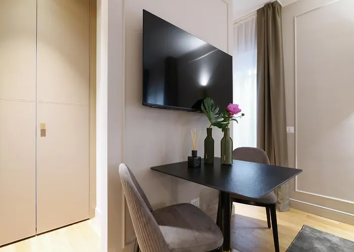 Prestige Boutique - Piazza Duomo View 4* Милан