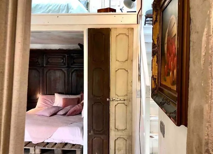 Charming And Design Attic Loft In Coolest Area Navigli Ticinese Appartamento