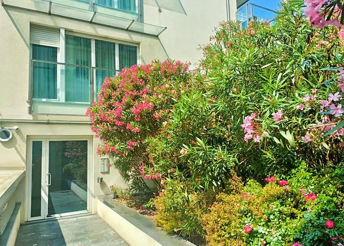 Vela Centro Con Garage * Milánó