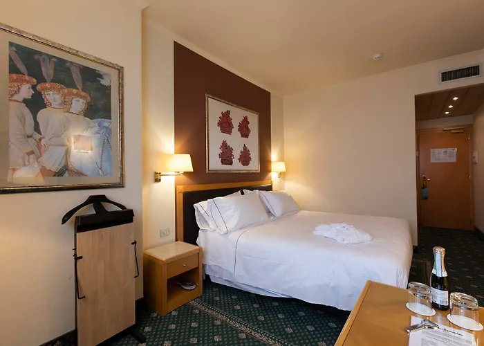 Life Poliziano, By R Collection 4*