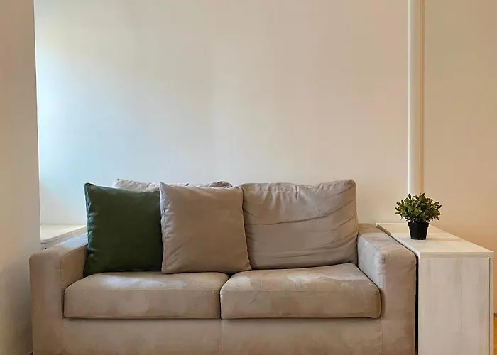 Da Vinci - With Balcony In Design District - Tortona Area Apartman