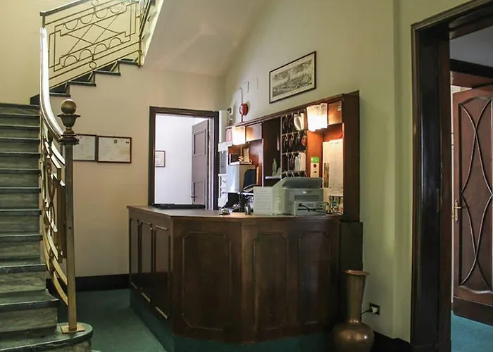 Apollo Hotel
