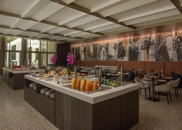Nh Collection Life Hotel