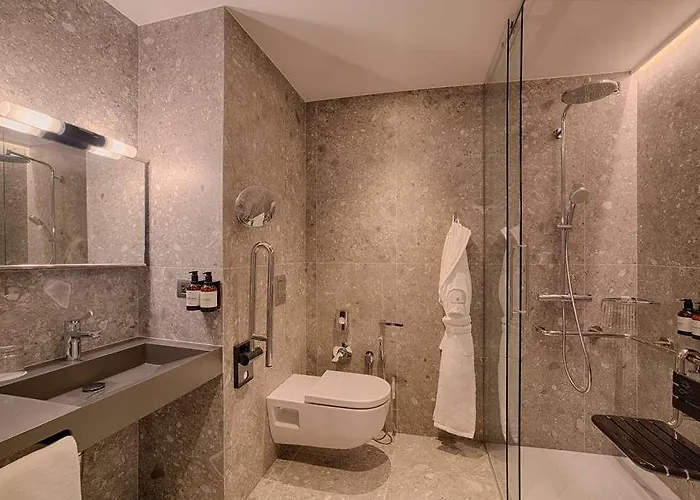 Nh Collection Life Hotel 4*