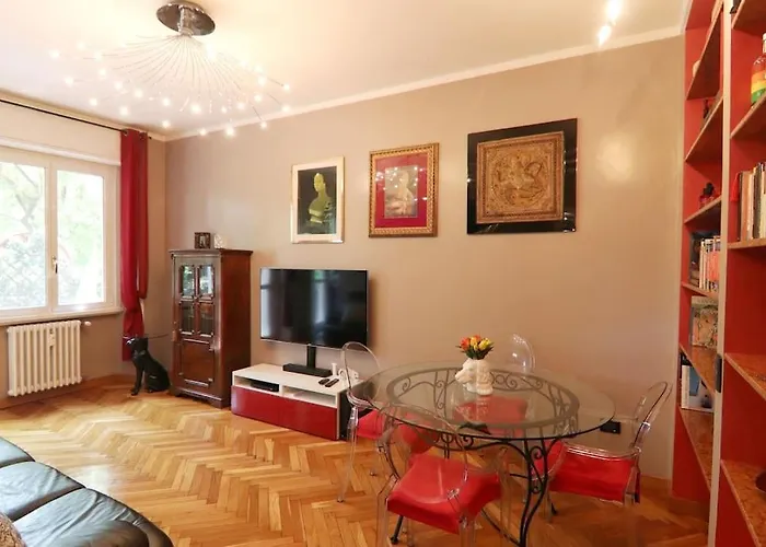 La Dolce Luxury Apartment-via Solari *