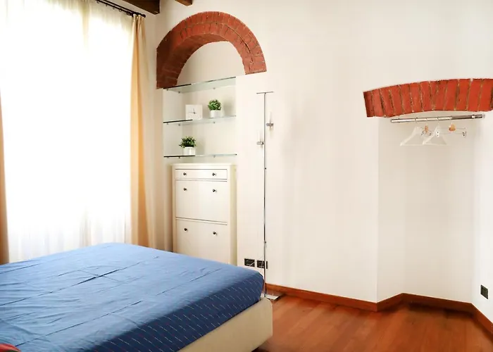Duca Di Porta Romana, Viaorti Lägenhet