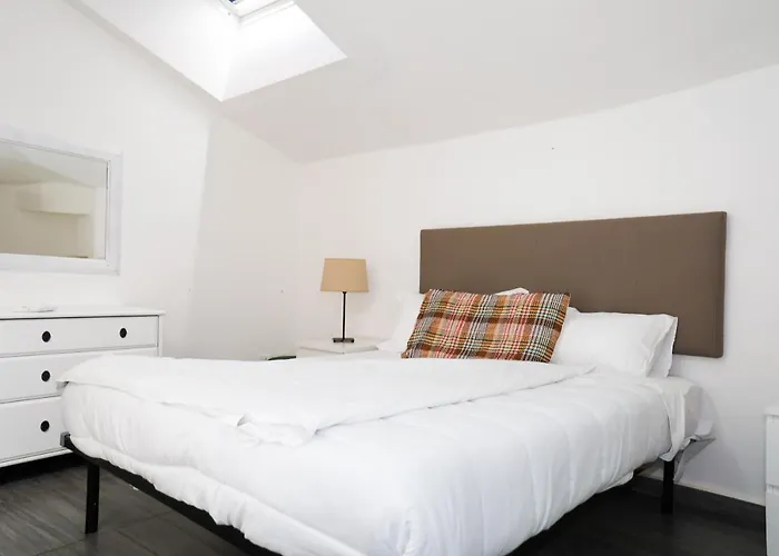 Appartement Hosting Dreams Attics - Duomo Milaan