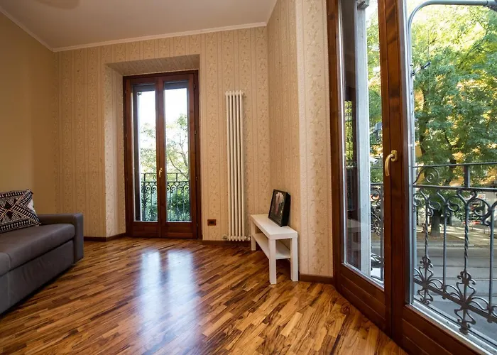 Shortmi Montello * Mailand