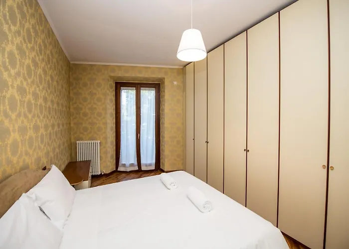 Shortmi Montello Mailand