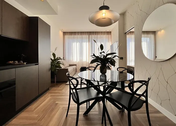 Yls Luxury Apartament *