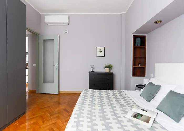 Lägenhet The Rent - Spacious One-bedroom In Moscova District *