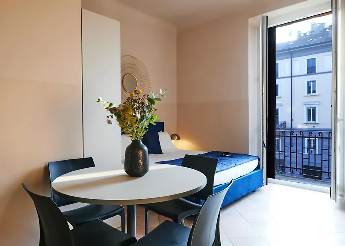Retreats Navigli アパート