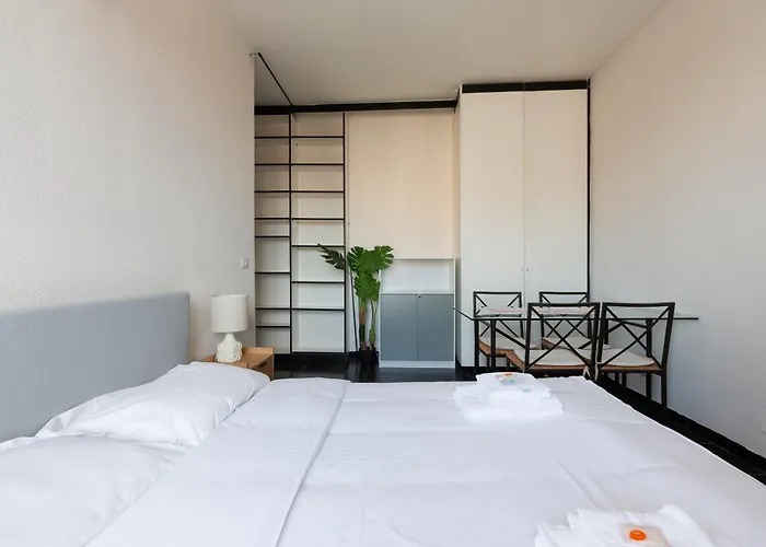 Apartman Guesthost - Corvetto M3 - Comfy With Balcony!