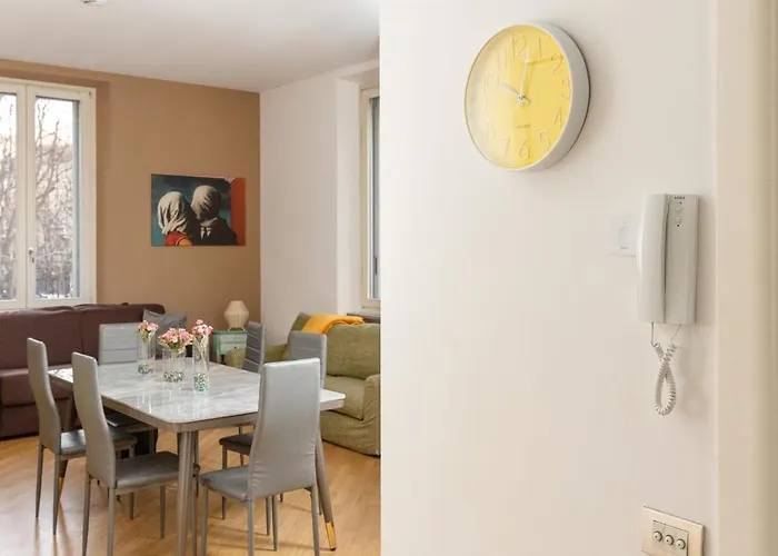 Apartmán Artstay - Exclusive Apt, Free Parking, Metro, Tram *