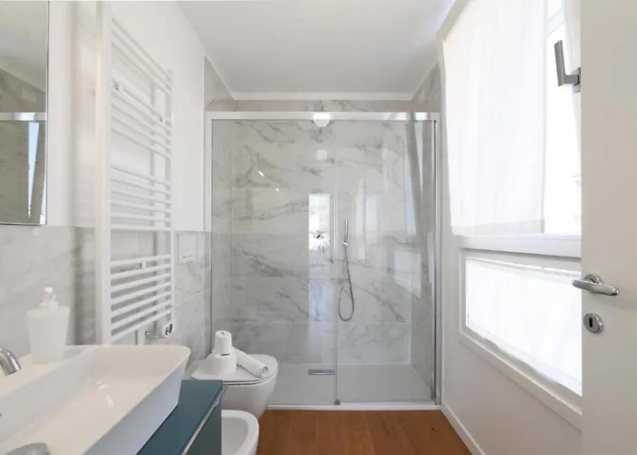 Lovely Terrace - Porta Romana District Apartment *