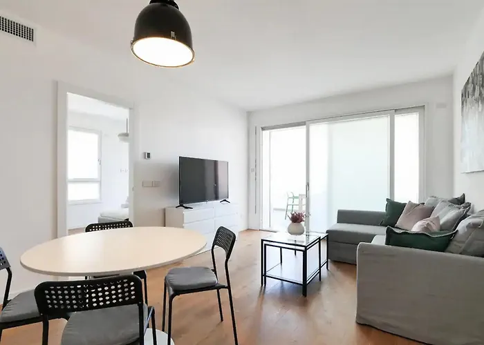 Lovely Terrace - Porta Romana District Apartment