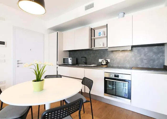 Lovely Terrace - Porta Romana District Apartment *