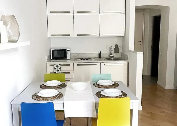 Appartamento Ampio E Accogliente Bilocale - Fara 1, Porta Nuova *