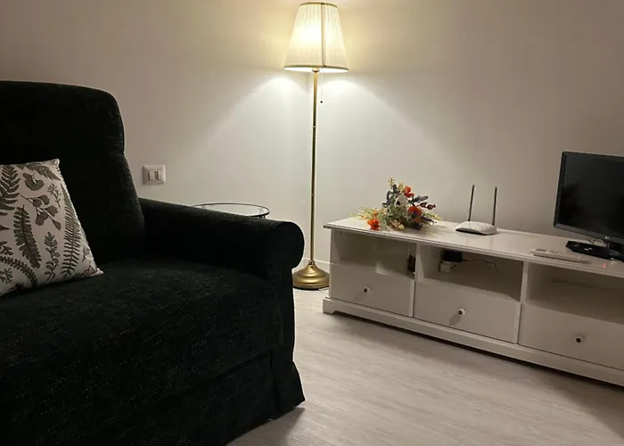 Апартаменты Flowers, A Cozy In
