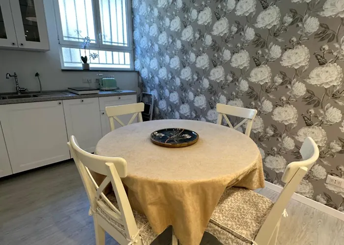 Flowers, A Cozy In * Милан