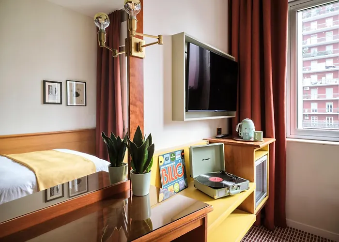 Max Brown Missori, Part Of Sircle Collection 4* Milano