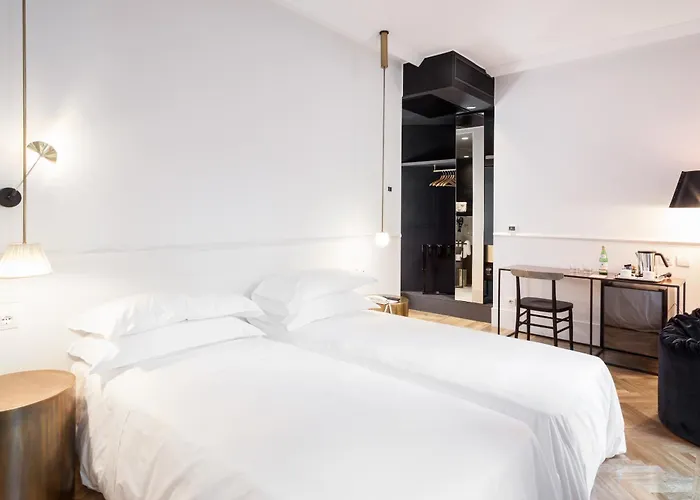 Senato 4* Milan