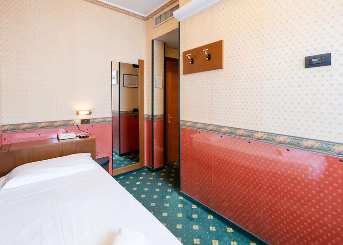 Des Etrangers Otel
