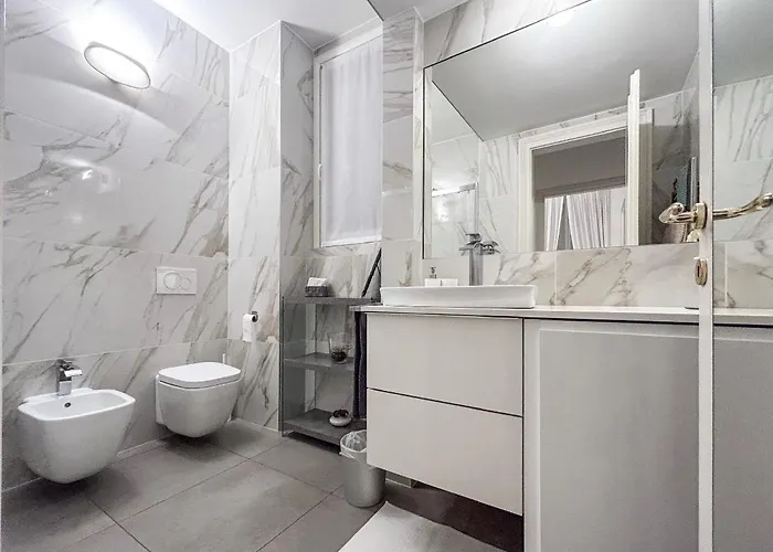 Casa Alberto Da Giussano, Elegante Bilocale In Centro Con Balcone Sul Parco Appartamento Milano