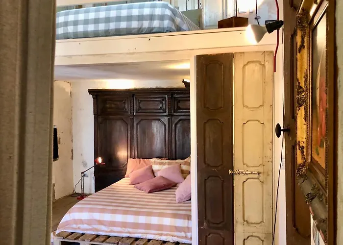 Charming And Design Attic Loft In Coolest Area Navigli Ticinese