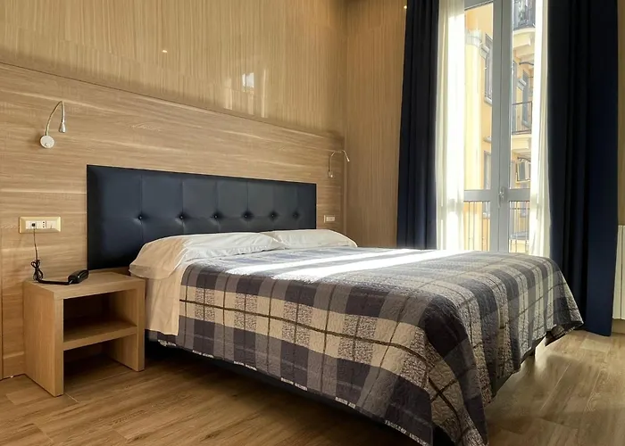 Midway Hotel 3*
