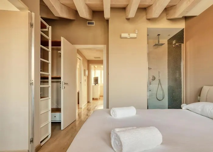 Joivy Elegant With Parking And Balcony