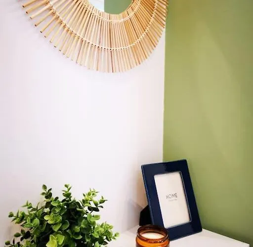 Apartament Sunny Flat 50 Meters From The Metro *