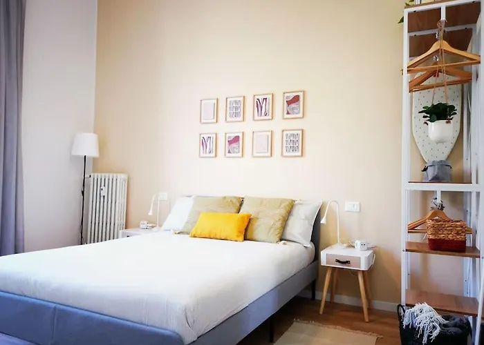 Apartament Sunny Flat 50 Meters From The Metro *