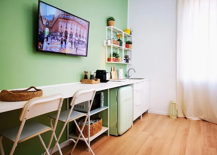 Apartament Sunny Flat 50 Meters From The Metro