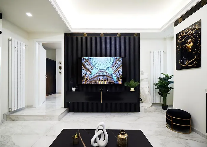 Italian Fashion - Luxurious Marble City Center 밀라노