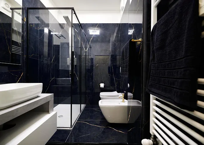 Italian Fashion - Luxurious Marble City Center 밀라노