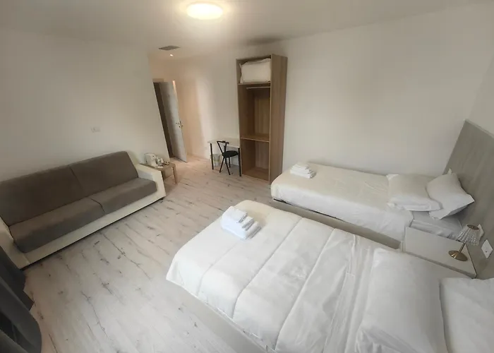 Milanforester Апартаменты *