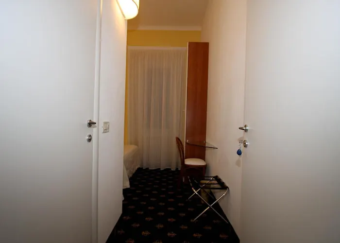 Hotel My 2*