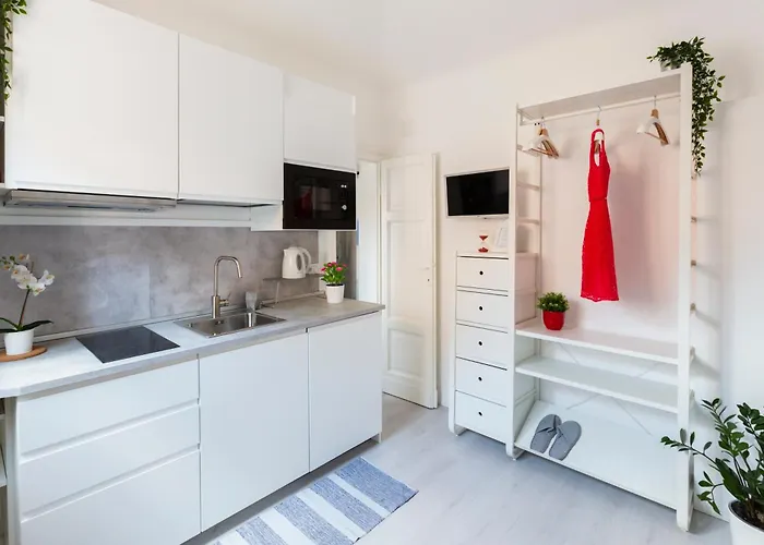 Commenda White Milano