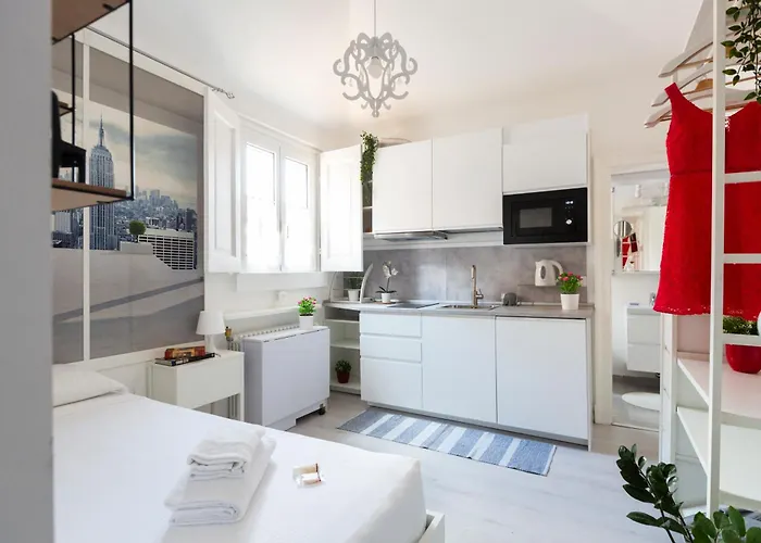 Commenda White * Milano