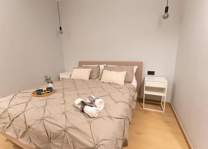 Ihost Luxury -free Parking- Plana 6