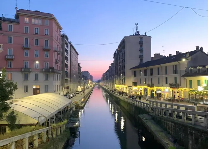Navigli Stylish Underground Nearby For 4 Guests Διαμέρισμα *