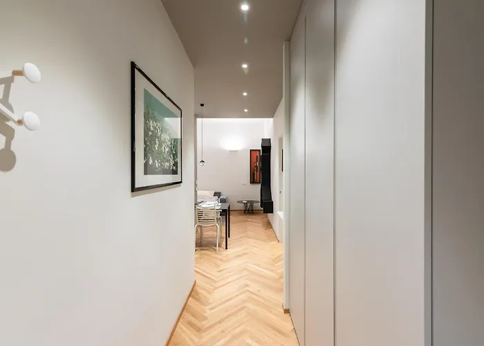 Elegant Design Apartmentduomo-naviglia/c E Wi-fi Lägenhet